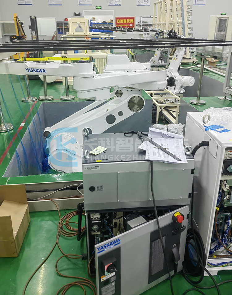 安川顯示面板上下料機(jī)器人集成 安川顯示面板上下料機(jī)器人集成